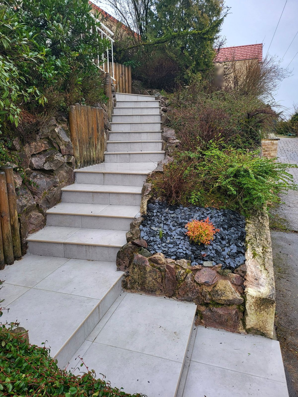 Escalier extérieur en pierre