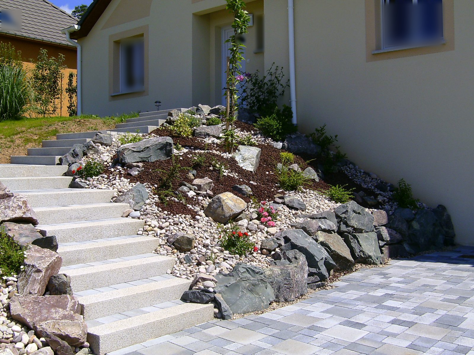Escalier de jardin et rocaille