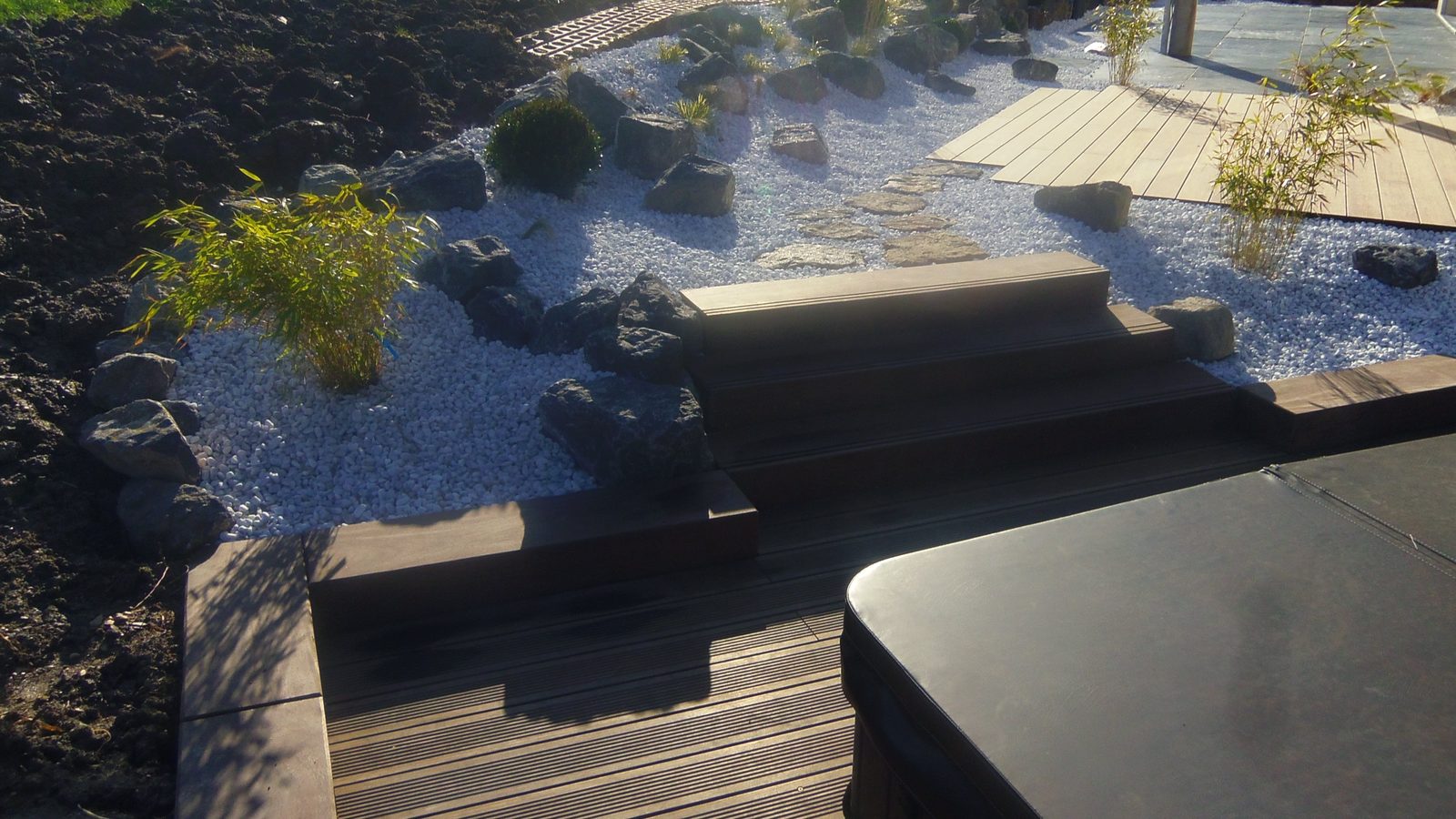 Jardin zen et terrasse bois